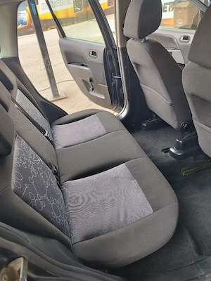 Autoturism Ford Fiesta - imagine 2