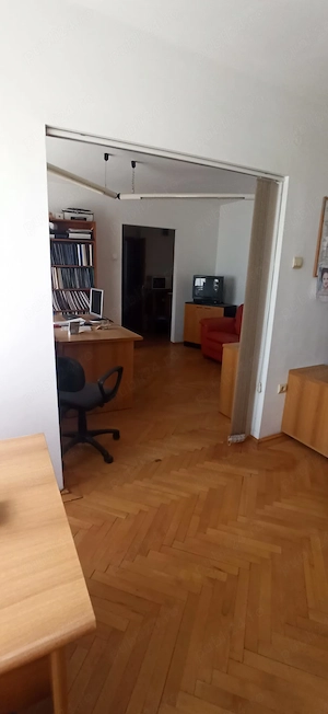 Rar pe piata! Imobil cu 5 camere, 2 intrari, ultracentral, langa Tribunalul Arad - imagine 2