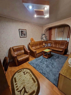 De vanzare apartament cu 3 camere decomandat, mobilat si utilat, Pret 49900euro