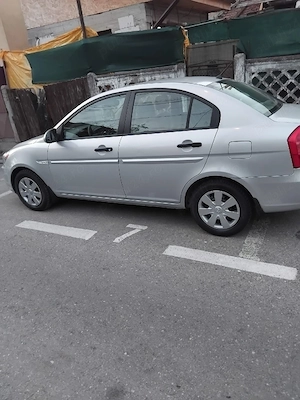 Hyundai accent  - imagine 5