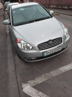 Hyundai accent  - imagine 4