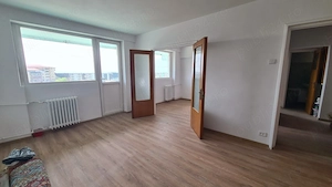 Apartament 3 camere, decomandat - imagine 4