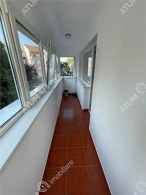 Apartament 3 camere decomandate 2 balcoane in zona centrala Sibiu - imagine 14