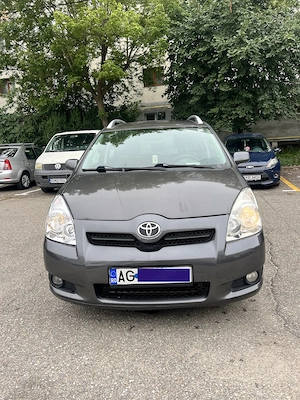 Toyota Corolla Verso 7 locuri - imagine 3