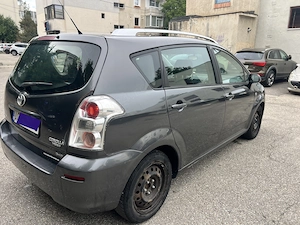 Toyota Corolla Verso 7 locuri - imagine 19