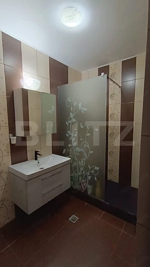 Apartament semidecomandat cu 2 camere, parcare inclusa, zona Terra - imagine 8