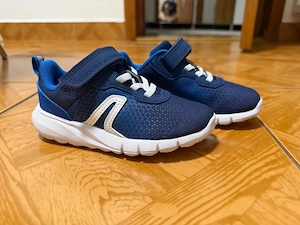 Pantofi sport Decathlon 27