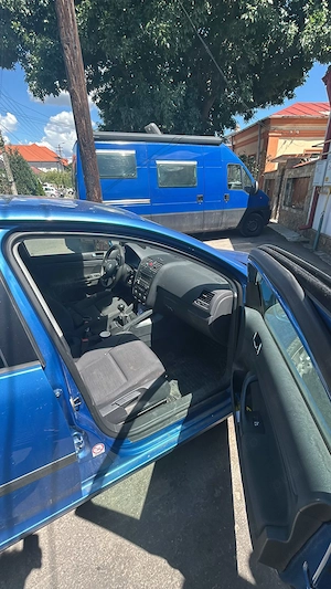 Vând Volskwagen Golf 1.4 - imagine 3