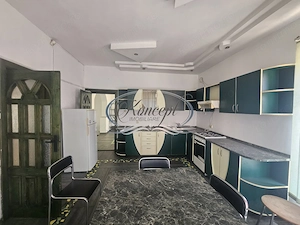 Zona Sigma - casa cu 6 parcari si gradina - imagine 11