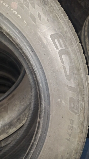 205.60r16 Kumho ecsta ps71