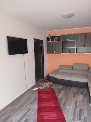 închiriez garsonieră confort I 