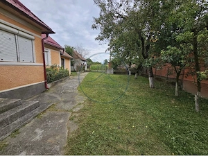 Casă cu grădină generoasă și toate utilitățile, la 25 km de Bistrița - imagine 2