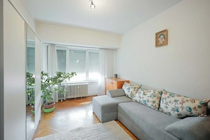 Apartament 3 Camere, Ultracentral, De Închiriat 550 eu  lună (negociabil) 