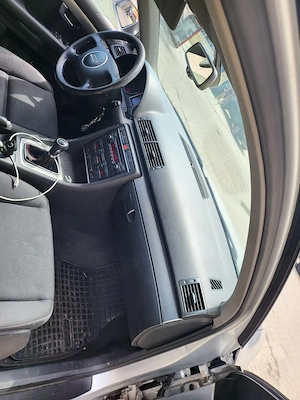 Audi a 4 1.9 tdi cu soft făcu  - imagine 4