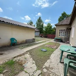 Vand casa din caramida, la strada principala, in Sannicolau Mare - imagine 3