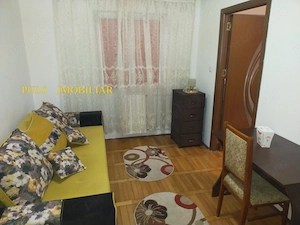 Școala 8- str. I L. Caragiale : Apartament  cu două camere , etaj 3, mobilat și utilat , termen lung