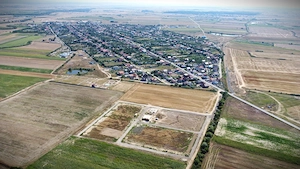 Terenuri intre Mosnita si Bucovat, cu gaz, apa, curent– 62 euro/mp+TVA - imagine 5