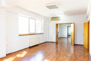 SPATIU COMERCIAL 160 MP // ZONA CENTRALA//CABINETE MEDICALE - imagine 4