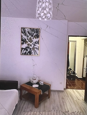Închiriez garsonieră modernă , mobilata, renovata, aproape de stație , disponibilă din 2 Septembrie 