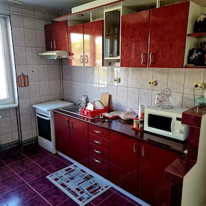 Proprietar, vand apartament 3 camere in Resita si garaj, separat - imagine 2