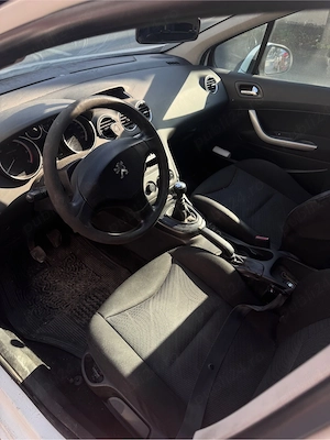 Peugeot 308, 2011