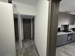 Vand apart.2 cam.decom,st.71 ,p,situat Miorita,ultramodern,etaj 6 din 8,cu centrala pe gaz. - imagine 6