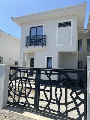 Jumătate de duplex premium, 120 mp utili, teren 256 mp, garaj și 3 dor
