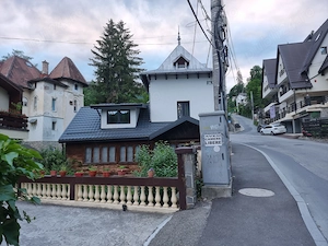 Vila Sinaia de vanzare central - imagine 2