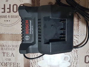 Vand Bormasina Boschhummer Professional 18V