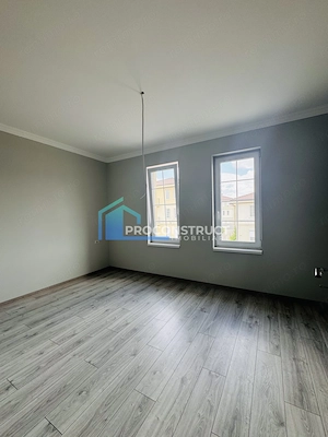 DE VÂNZARE APARTAMENT CU 2 CAMERE|CURTE PROPRIE|LOC DE PARCARE|GIROC| - imagine 6