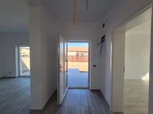 Casa individuala in Sanandrei-70 mp-3 camere-toate utilitatile-strada asfaltata - imagine 18