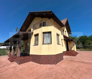 Casă premium perfectă pentru familie , cu garaj și grădină - imagine 2