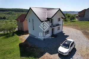 Vilă S+P+M de Vânzare | Bistrița, Zona DN17C (lângă Pico Verde)