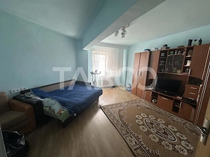 Apartament de vanzare 2 camere decomandate in zona Parcului din Strand
