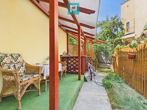 Apartament cu 2 camere și curte ultracentral - imagine 12