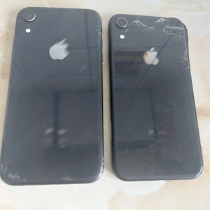 Vând 2 Apple iPhone Xr negre, pentru piese [poze reale]
