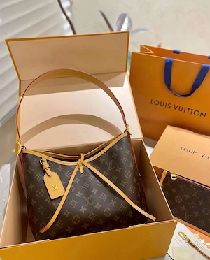 Geanta Louis Vuitton, piele