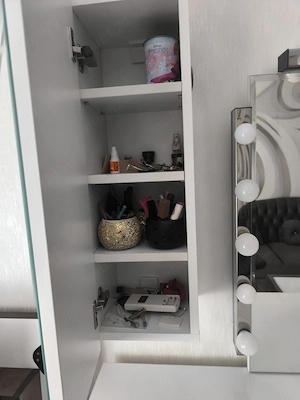 Masă pentru make-up mdf alb cu tot cu scaun completă cu becuri