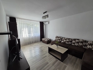 inchiriez apartment 3 camere zona Piata Trapezului