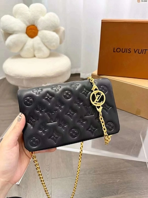 Geanta Louis Vuitton, piele