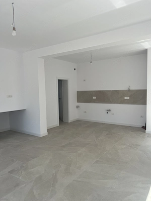Jumătate de duplex premium, 120 mp utili, teren 256 mp, garaj și 3 dor - imagine 7