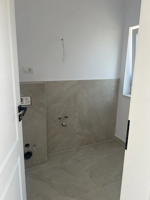 Jumătate de duplex premium, 120 mp utili, teren 256 mp, garaj și 3 dor - imagine 3