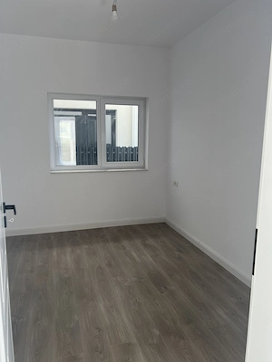 Jumătate de duplex premium, 120 mp utili, teren 256 mp, garaj și 3 dor - imagine 5