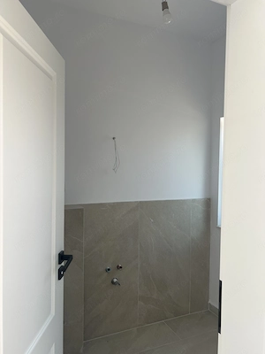 Jumătate de duplex premium, 120 mp utili, teren 256 mp, garaj și 3 dor - imagine 4