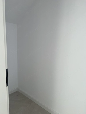 Jumătate de duplex premium, 120 mp utili, teren 256 mp, garaj și 3 dor - imagine 8
