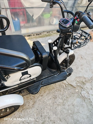 triciclu electric