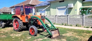 U650 cu incarcator frontal si remorca 5t - imagine 3