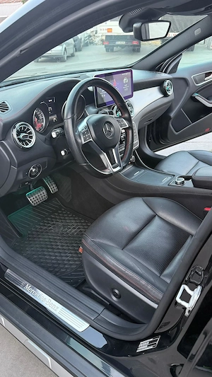 Mercedes GLA 220 AMG Line - imagine 6