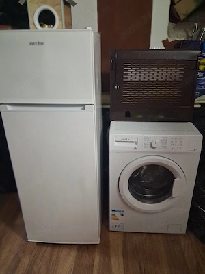 De vânzare o mașină de spălat, un frigider și o hotă.Toate la prețul de 1000ron.