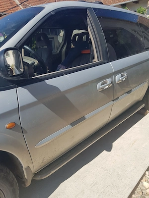 Vand Chraysler 2,5 tdi, 7 locuri an 2001 pret 1.700  negociabil